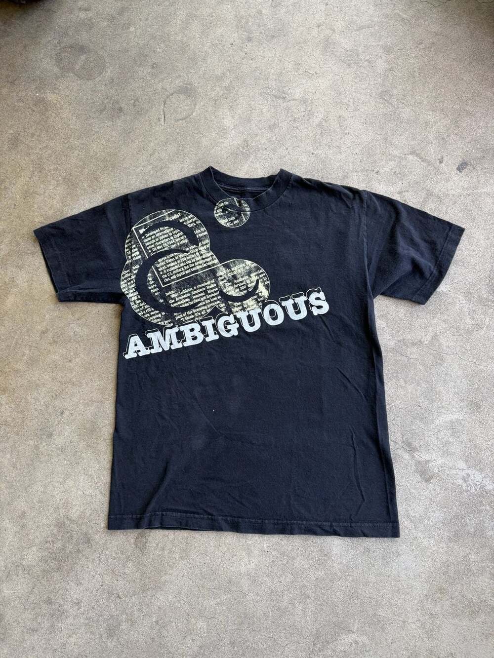 Ambiguous Y2K Graphic T-Shirt Black Size Medium